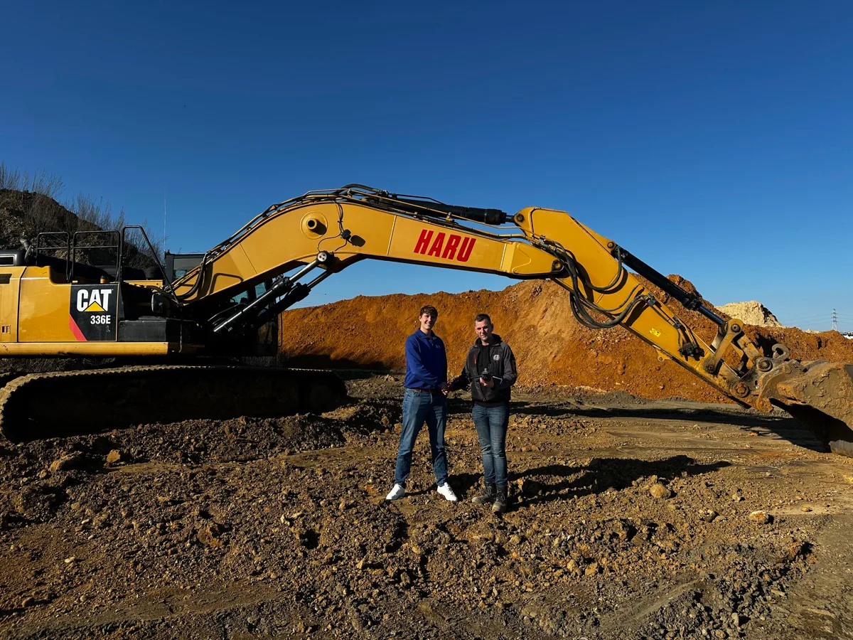 Davy, directeur bij Haru Tools & Services — Klant in grondverzet