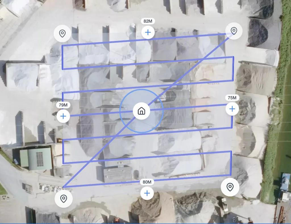 Automatische vluchtplanning met vluchtpad en waypoints over een werklocatie in het AiroMap-platform
